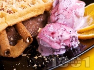 Рецепта Гофрети с шоколадов крем и боровинков сладолед